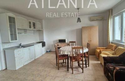 Two-bedroom brick apartment next to the Medical University
