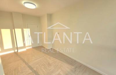 Two-bedroom spacious apartment next to the Bus Station