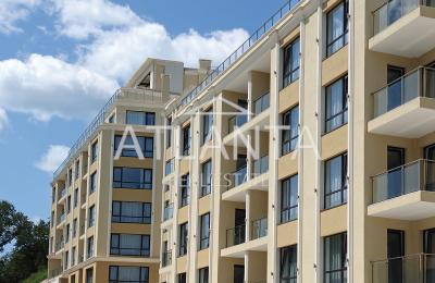 3-стааен апартамент с фронтална гледка море в затворен комплекс La Vue Beach Residence в м-т Кабакум, г. Варна